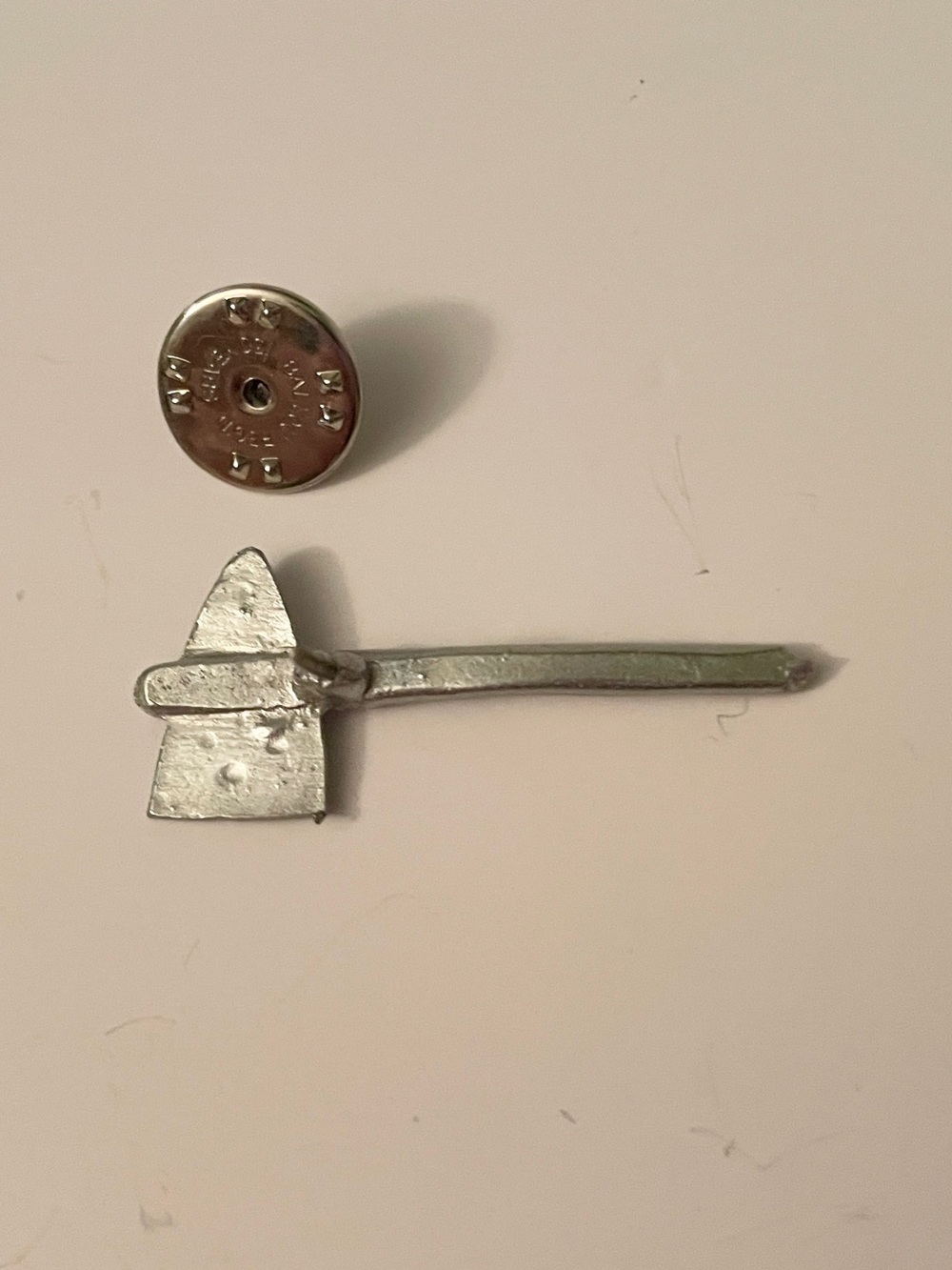 Vintage Silver Tone Metal Tomahawk Hatchet Brooch Pin - Picture 11 of 13